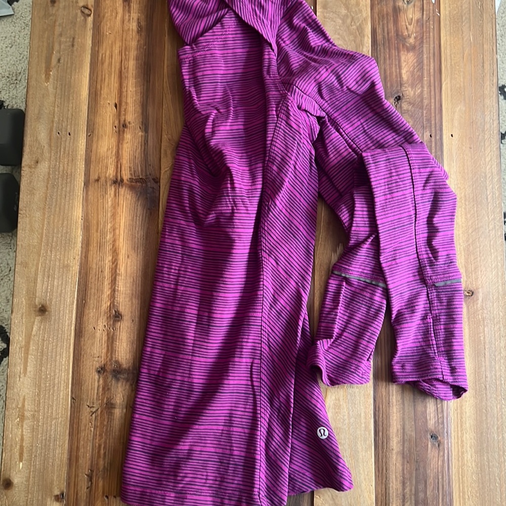Lululemon running long sleeve